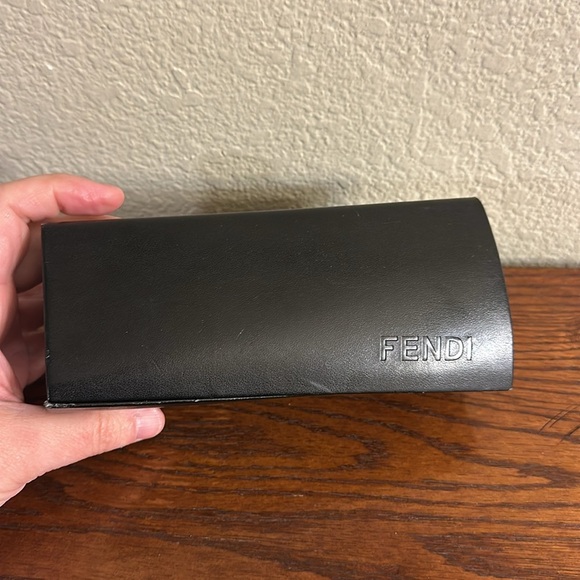 Fendi Authentic metal sunglasses case and cloth - Picture 9 of 10